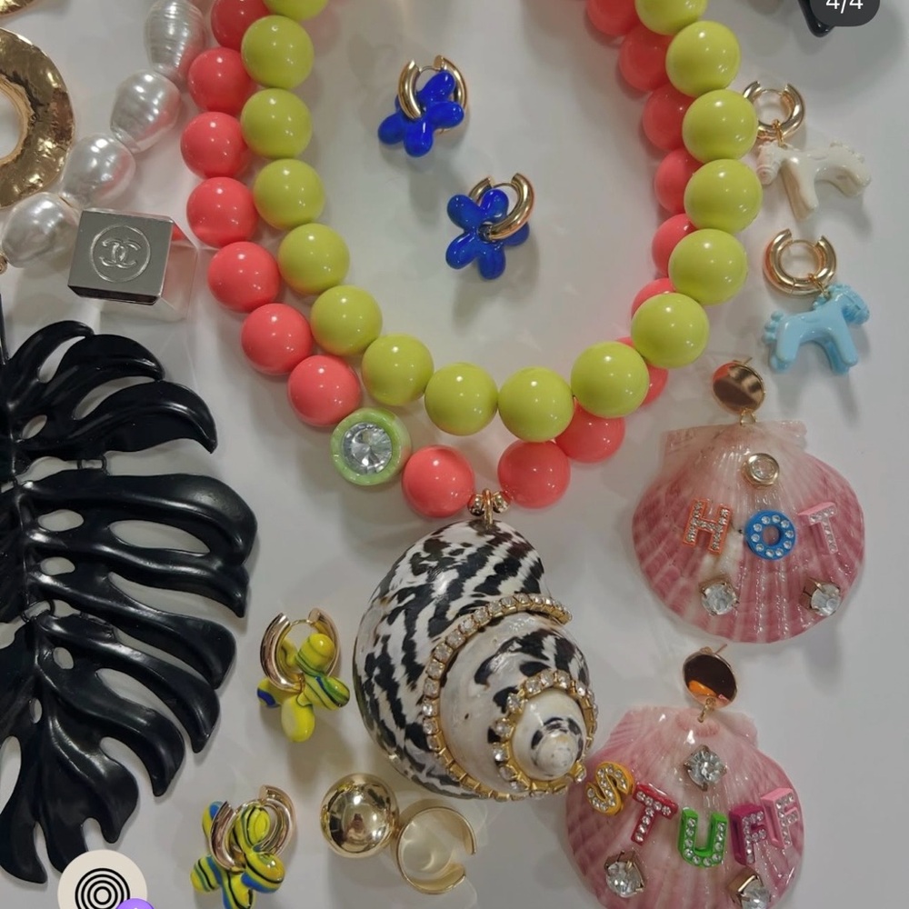 Statement Beaded Shell Necklace (PRICE FIRM)